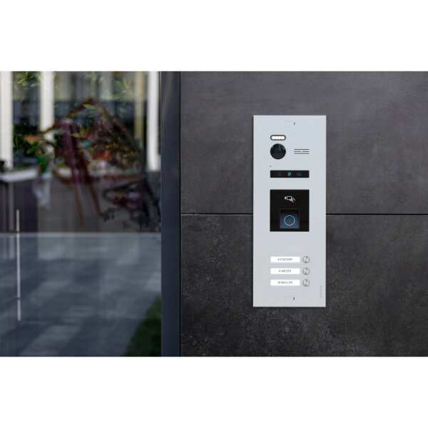 BALTER EVO-HD-FN-3FAM Silver Türstation für 3 Teilnehmer mit Fingerprintmodul und Full HD Video (1080p), 2-Draht IP-BUS Technologie (Video / Audio / Strom), 175° Weitwinkelkamera